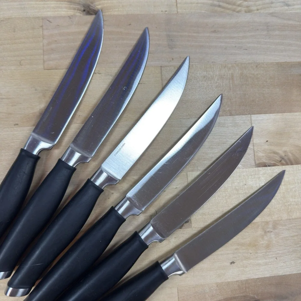 FIESTA Set of 6 Stainless Steel Steak Knives With a Wood Holder - Black